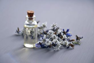 Aromatherapy: How to Use Essential Oils to Improve Your Well-Being